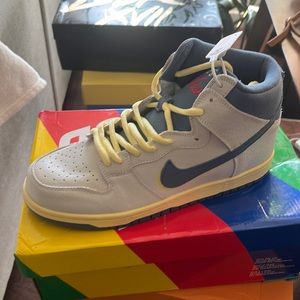 Nike “atlas” high brand new